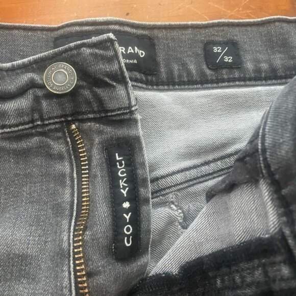 Lucky Brand Grey Distressed Jeans 32 x 32 - Picture 4 of 11